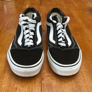 VANS (WORN TWICE) Great Condition!!